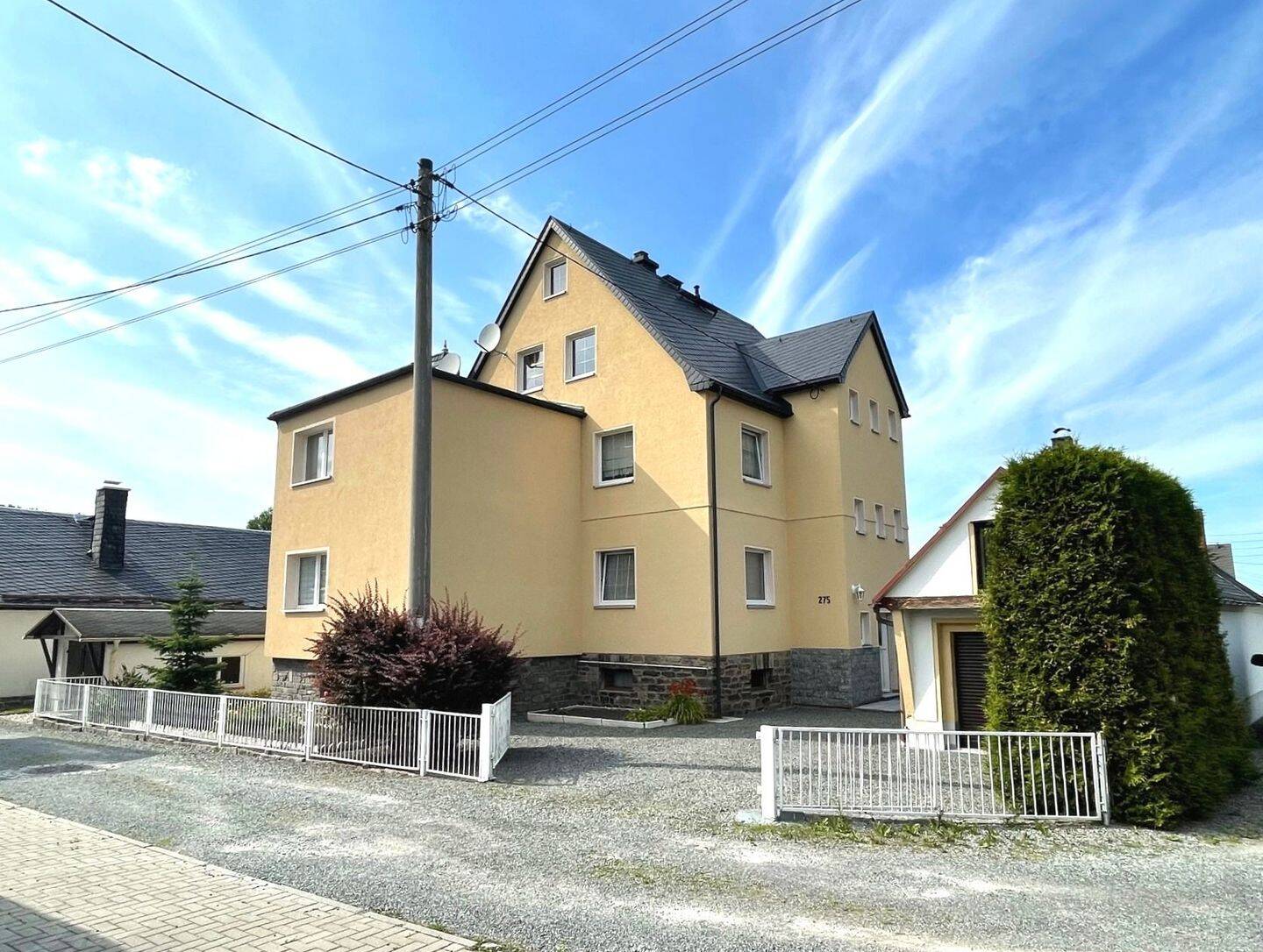 „Platz für zwei Familien + Ausbaureserve – Ihr Wohntraum im Herzen des Erzgebirges!“, 9465 Sehmatal