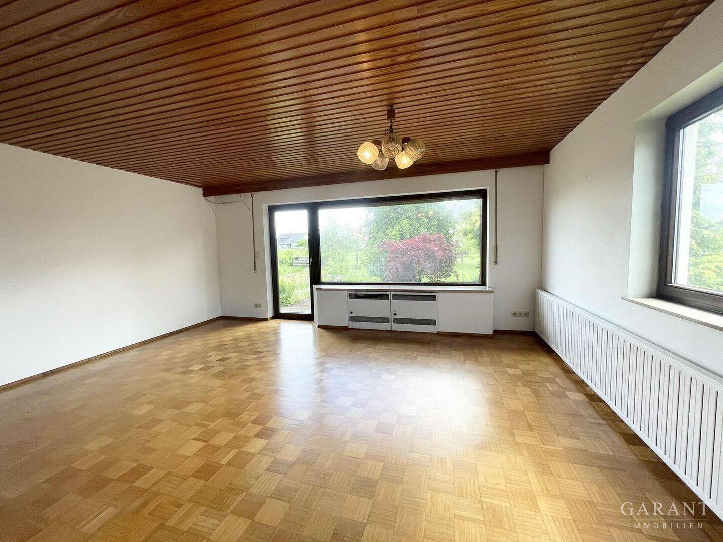 Freistehendes Einfamilienhaus mit großem Grundstück, 89182 Bernstadt