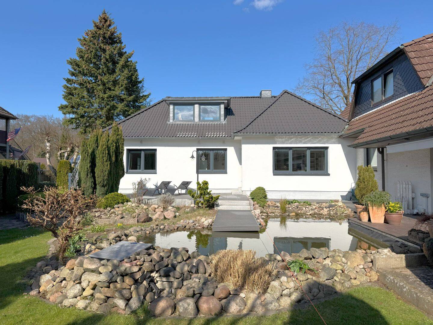 Moderne Doppelhaushälfte in ruhiger Lage, 22926 Ahrensburg