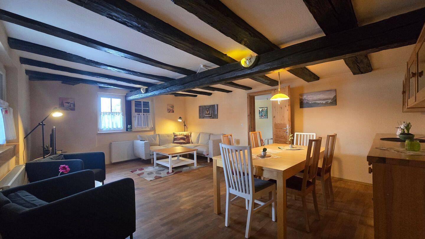 WG-Zimmer | Sofort bezugsfrei | Vollmöbliertes Studentenhaus | All-In-Miete | historischer Charme, 76187 Karlsruhe (Knielingen Maxau Mühlburg Nordweststadt)