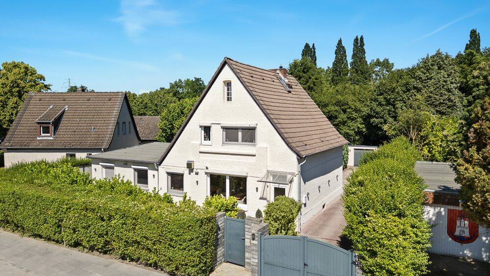 Charmantes Einfamilienhaus mit großem Garten, Wohnkomfort und vielseitigem Raumangebot, 22043 Hamburg (Wandsbek Jenfeld Marienthal Tonndorf)
