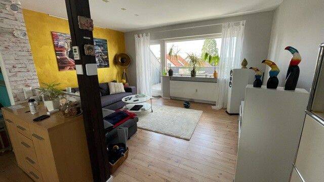 Charmante vollmöblierte 2,5-Zimmer Wohnung mit sonniger Dachterrasse in Wolfschlugen, 72649 Wolfschlugen