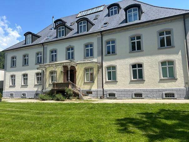Stilvolle 5-Zimmer-Wohnung in historischer Villa mit Denkmalschutz auf großem Erbpachtgrundstück, 79650 Schopfheim