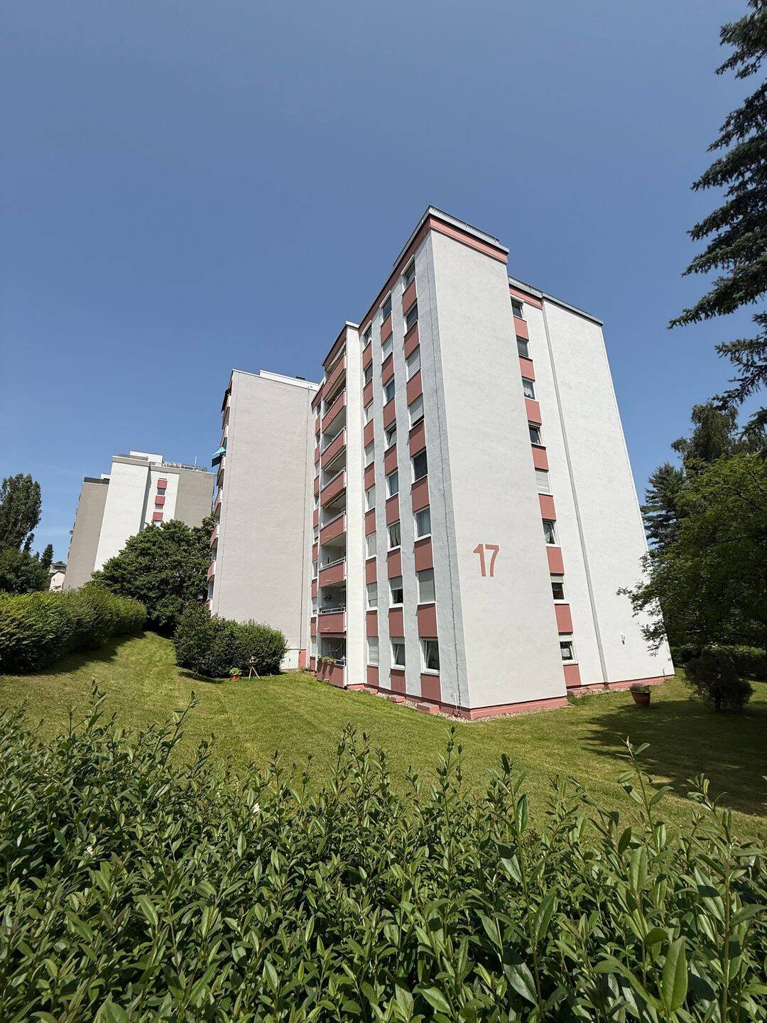 Erstbezug nach Renovierung | 2-Zimmer-Wohnung mit Stellplatz und Weitblick in Taunusstein, 65232 Taunusstein
