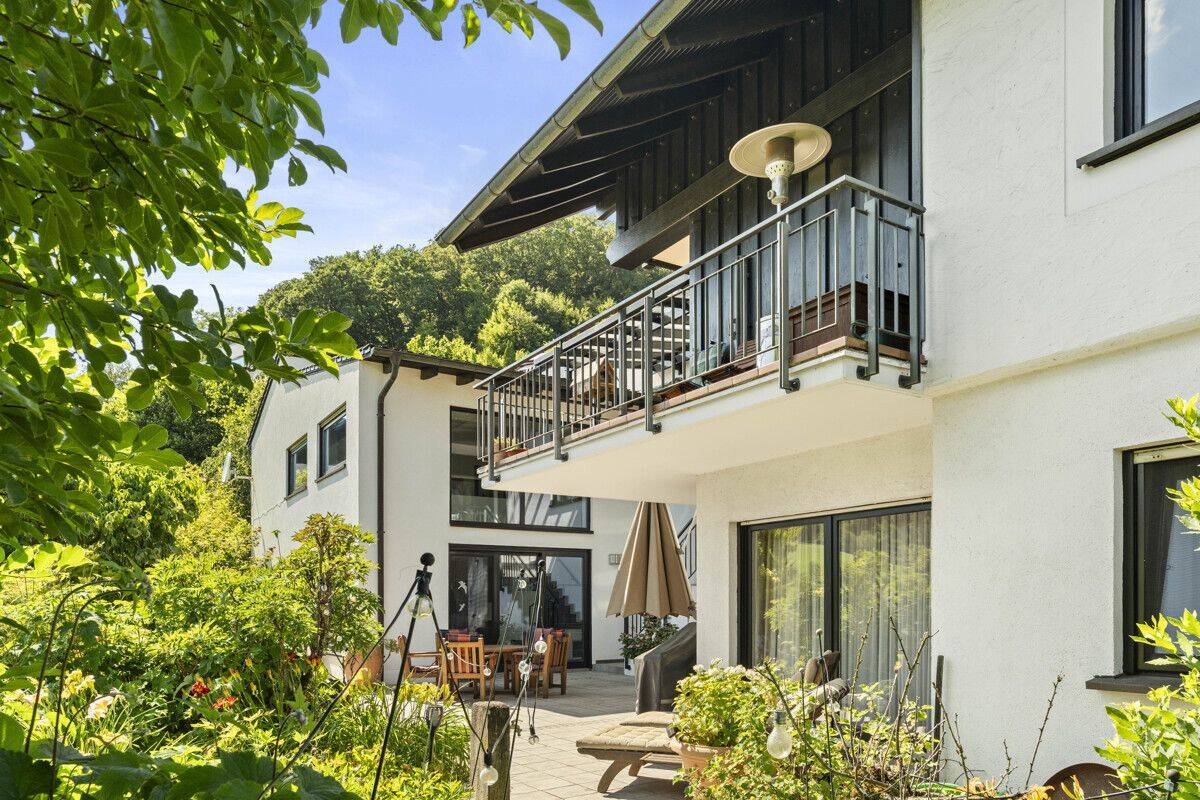 Architektonisches Ausnahmeobjekt auf 347 m² Gesamtfläche: Wohn- und Arbeitswelten, Spa und Fernsicht, 53547 Hausen (Wied)
