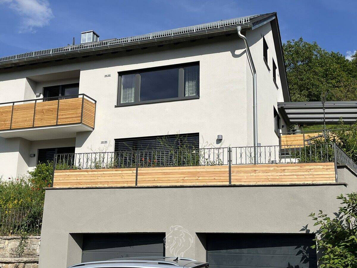 Modernes Wohnen in Randersacker – attraktive Erdgeschosswohnung mit zwei Terrassen und gehobener Ausstattung, 97236 Randersacker