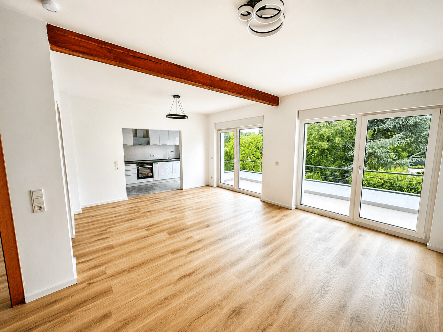 Exklusive frisch sanierte Wohnung mit 2 Balkonen und Blick ins Grüne, 40468 Düsseldorf (Derendorf Golzheim Lichtenbroich Stockum Unterrath)