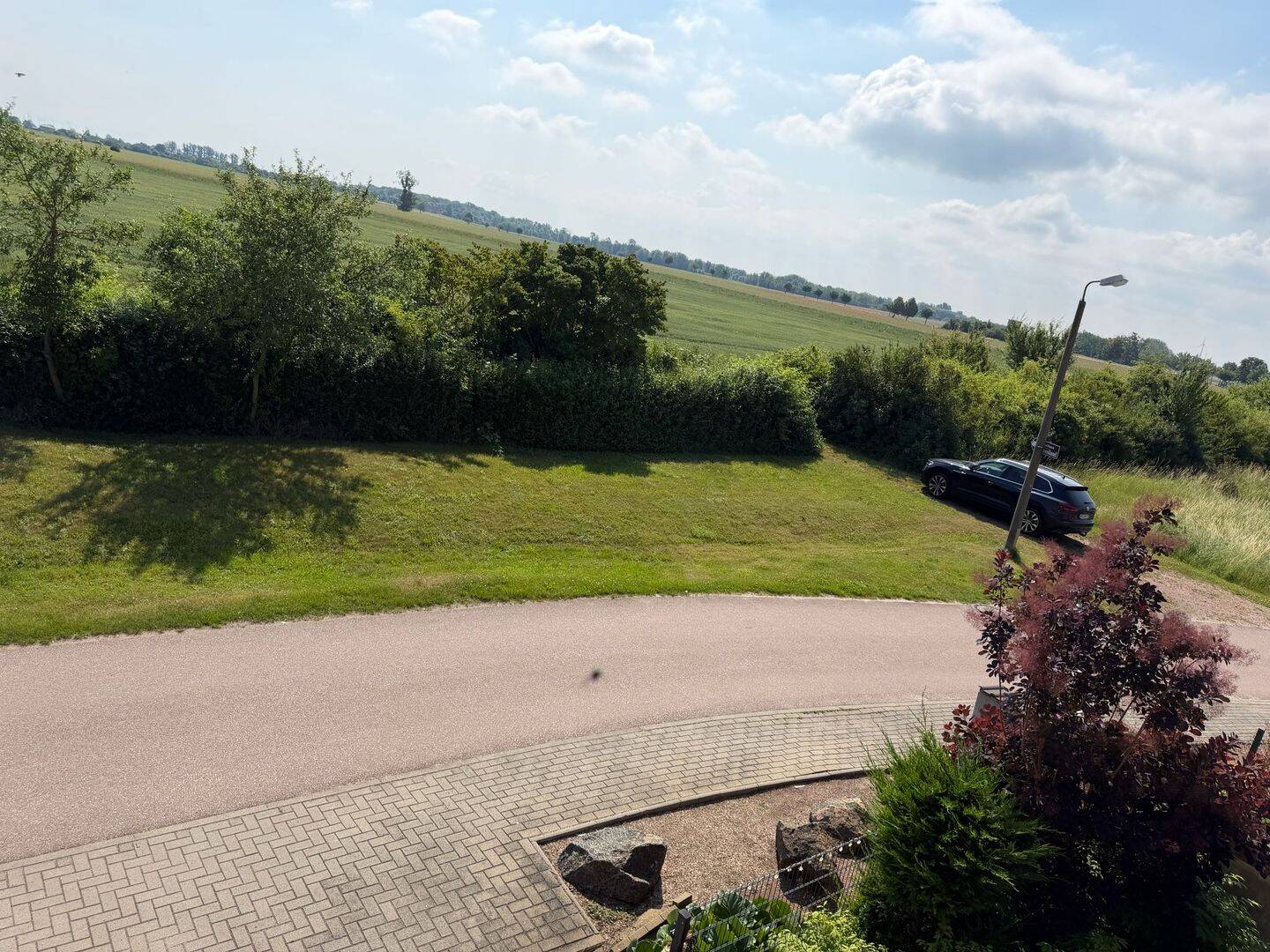 Ein Raumwunder mit Weitblick: Doppelhaushälfte mit XXL-Garage und Nebengelass in Ortrandlage!, 6369 Südliches Anhalt