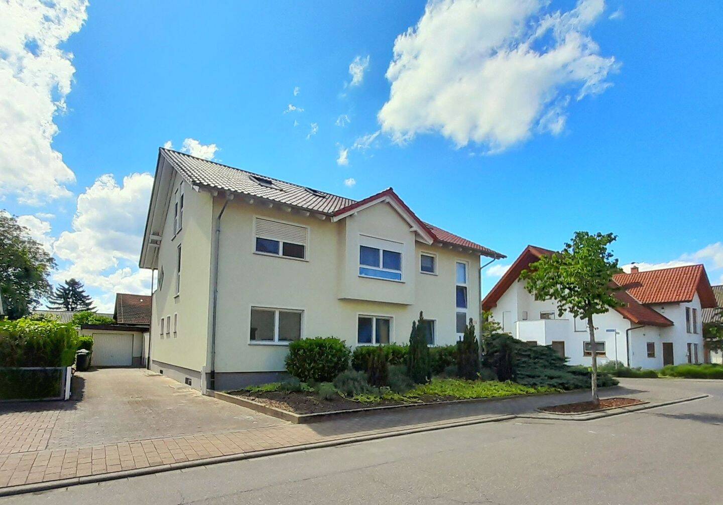 Herrlich wohnen im Zweifamilienhaus – großzügiges Haus mit 2 Wohneinheiten, Garten, Terrasse, Balkon, 68789 St. Leon-Rot (Sankt Leon)