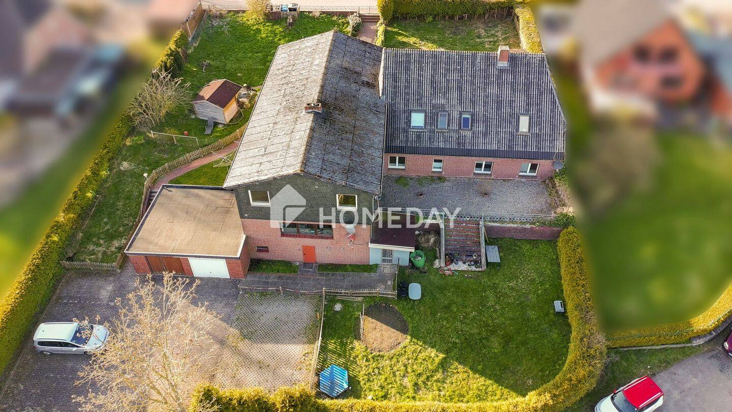 Gepflegtes Mehrfamilienhaus mit 3 Wohneinheiten und zusätzlichem Potenzial, 24358 Ascheffel