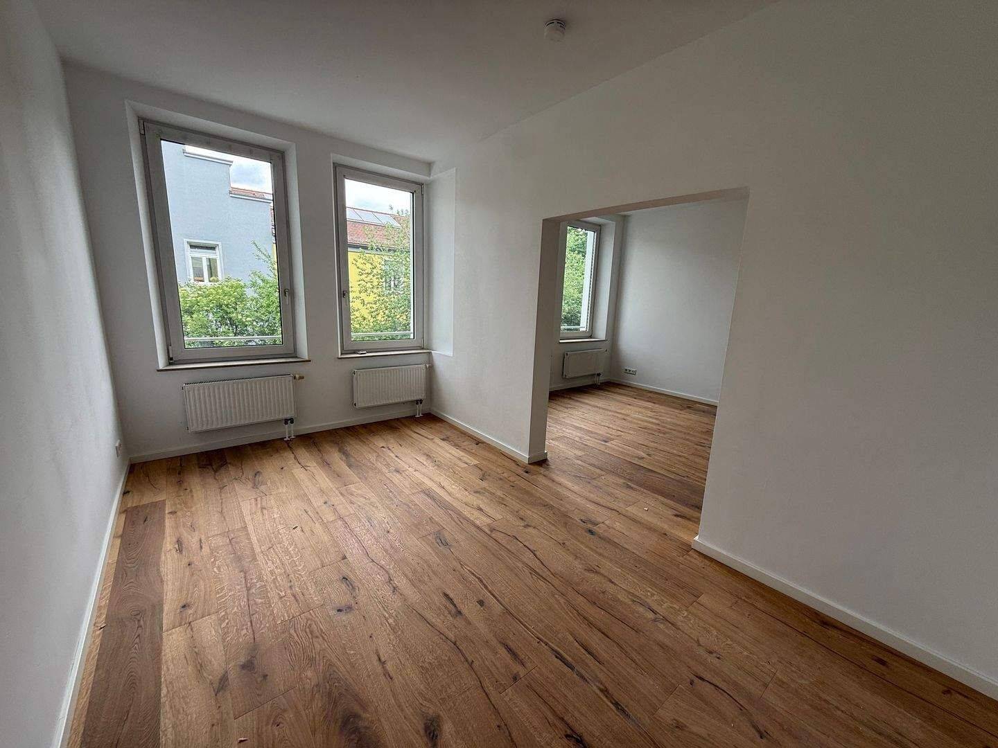 Provisionsfrei: Großzügige 5-Zimmer-Altbauwohnung mit Sonnenbalkon in Gostenhof, 90429 Nürnberg