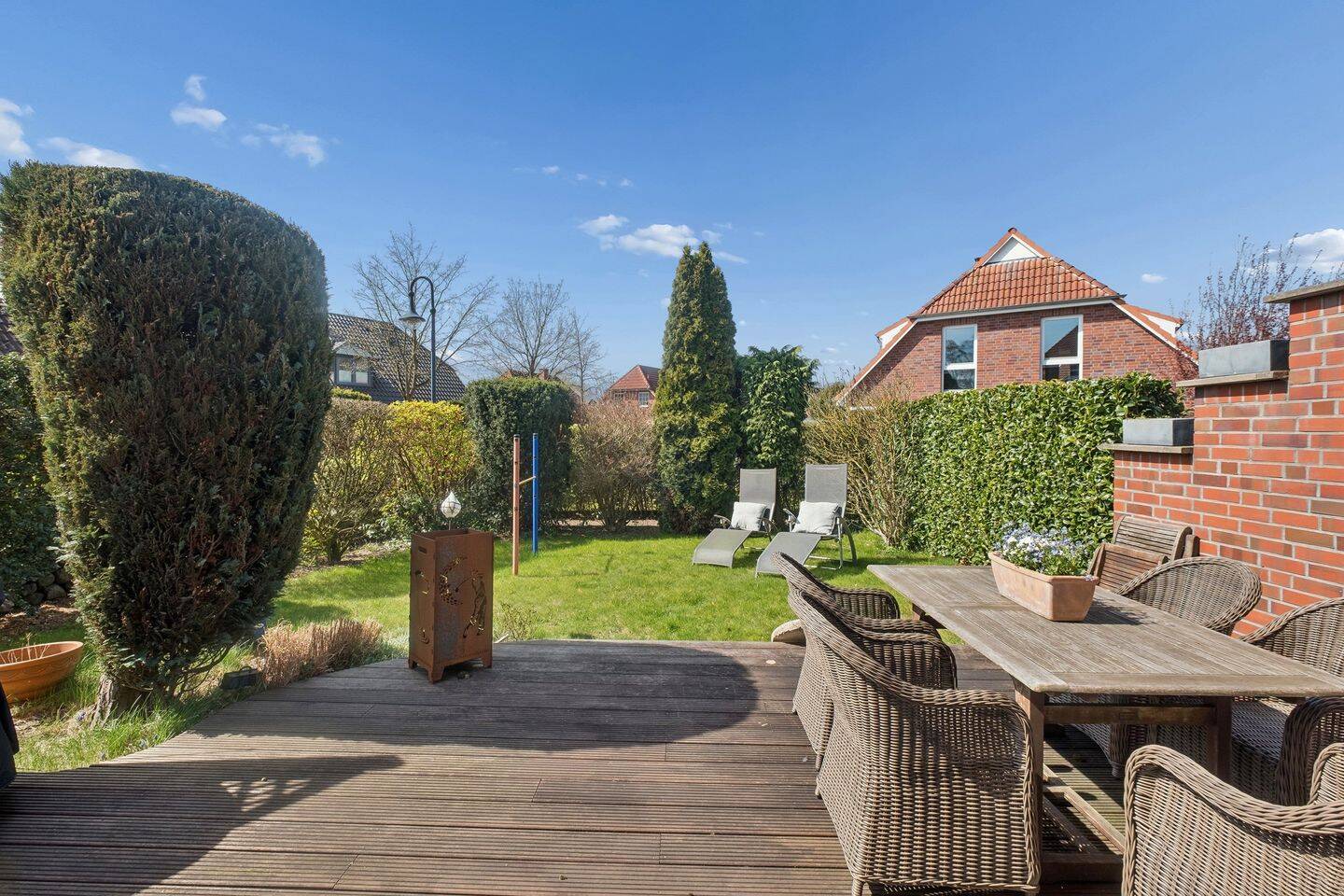 Familienglück in Barsbüttel – gepflegtes Endreihenhaus mit sonniger Terrasse, Carport und zusätzlichem Stellplatz, 22885 Barsbüttel