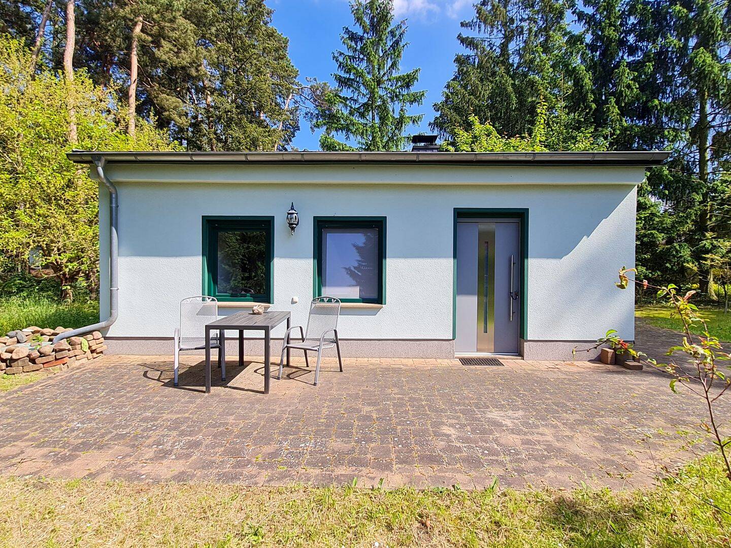 Moderner Bungalow auf idyllischem Freizeitgrundstück, 39288 Burg