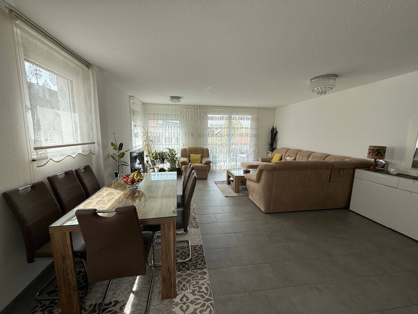 Sonnige Zweizimmerwohnung, 89150 Laichingen