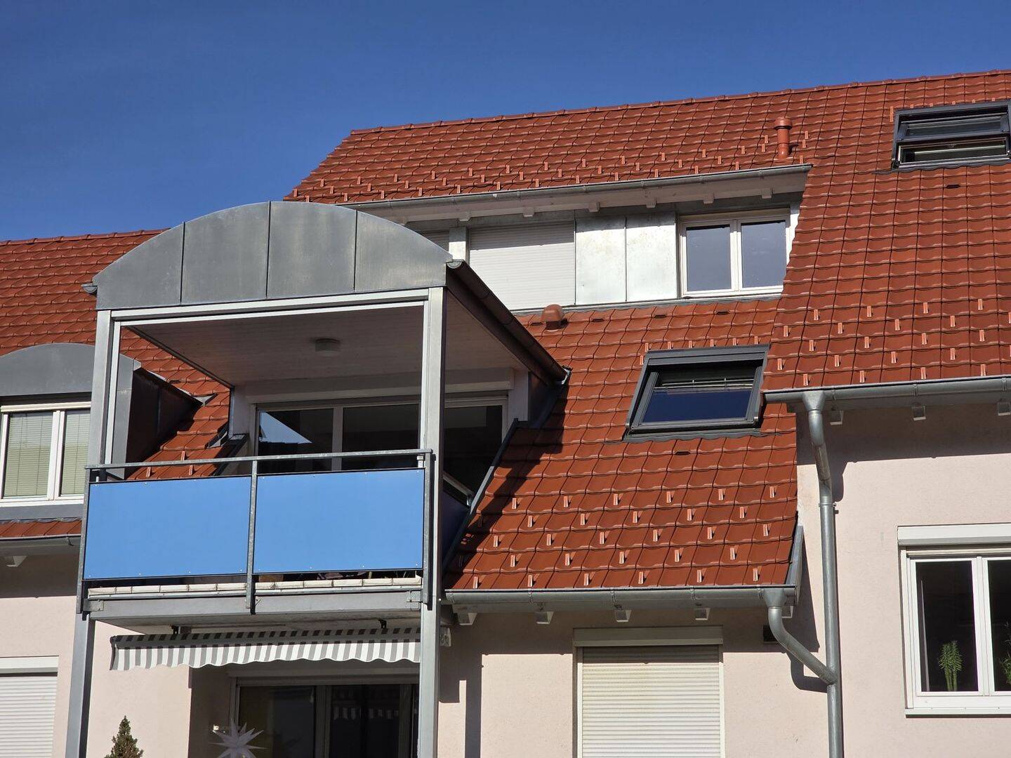 3 Zi.-ETW im DG/Dachspitz mit EBK, Balkon & TG, 79400 Kandern