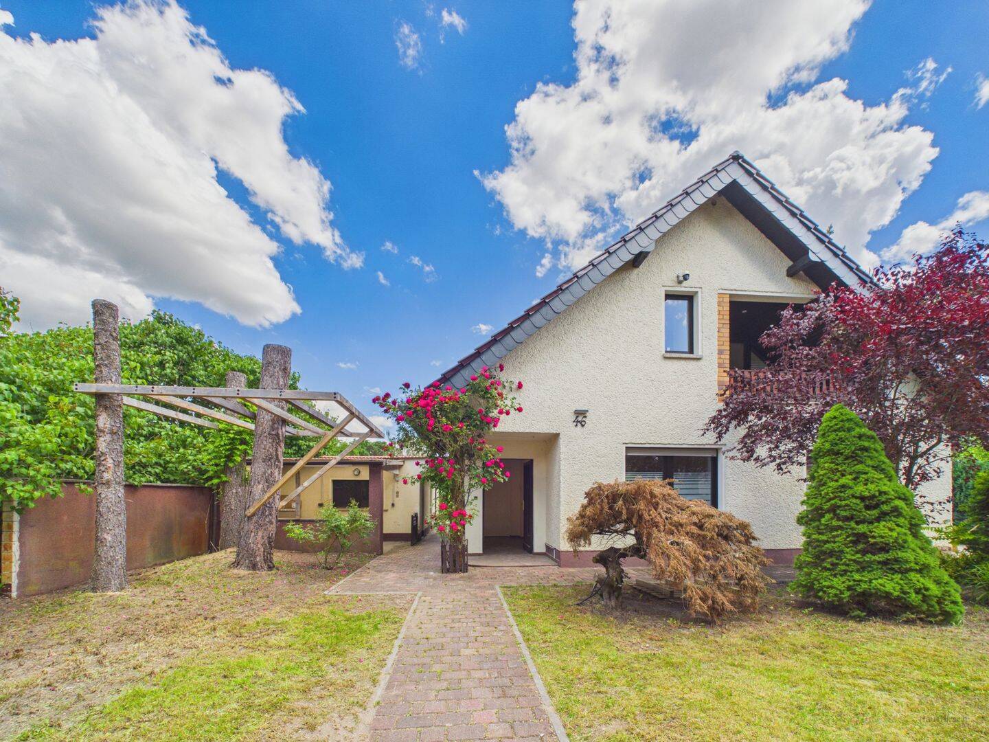 Geräumiges Einfamilienhaus mit Wintergarten, Terrasse und Pool im Flussviertel!, 14974 Ludwigsfelde