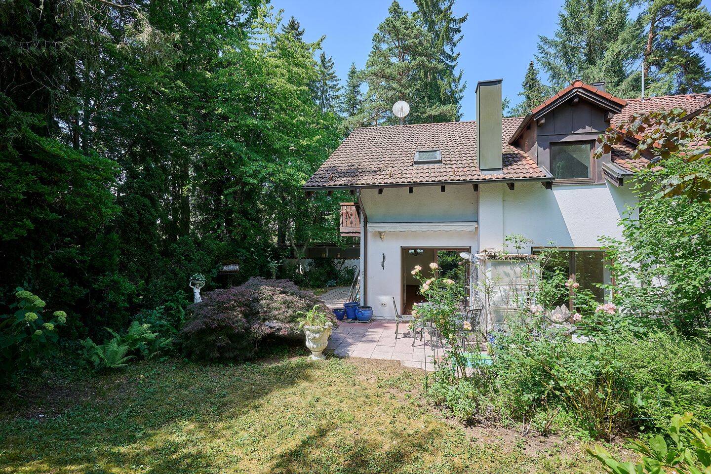 Renovierungsbedürftige Doppelhaushälfte mit zusätzl. ca. 60 m² Einliegerwohnung als Nutzfläche!, 85598 Vaterstetten