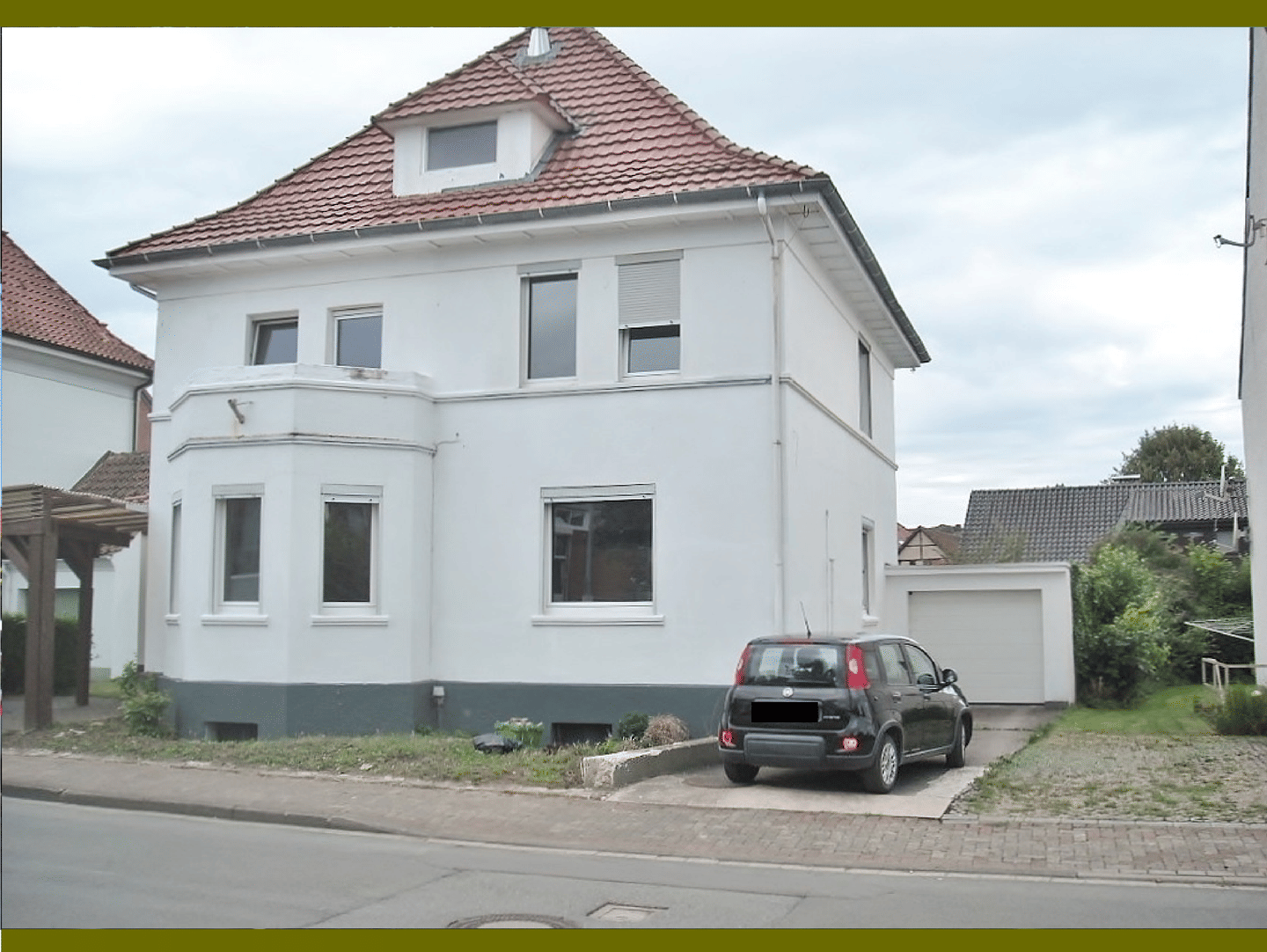 Top Preis: Solides Mehrfamilienhaus in Nieheim – Modernisiert + Neue Heizung (Fernwärme) – Ruhige Stadtlage mit Garten/Balkon –, 33039 Nieheim