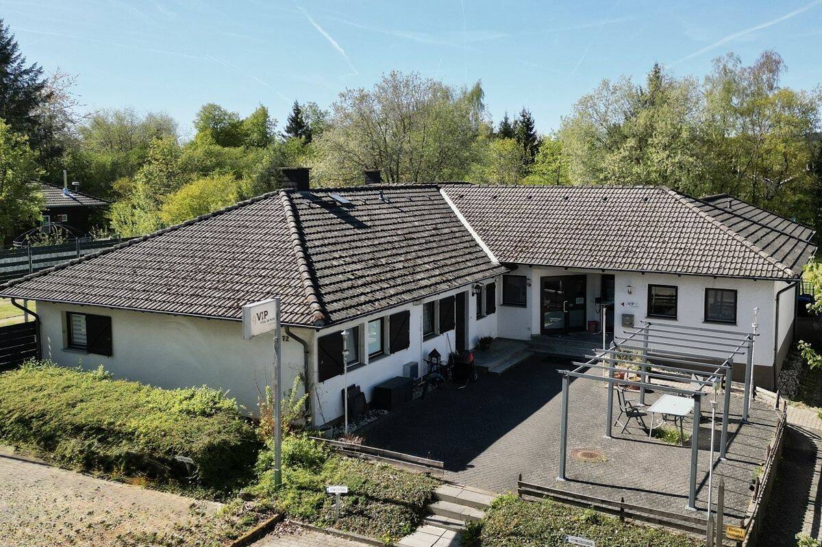 Wohn- und Geschäftshaus mit Fitnessstudio in Thalfang, 54424 Burtscheid