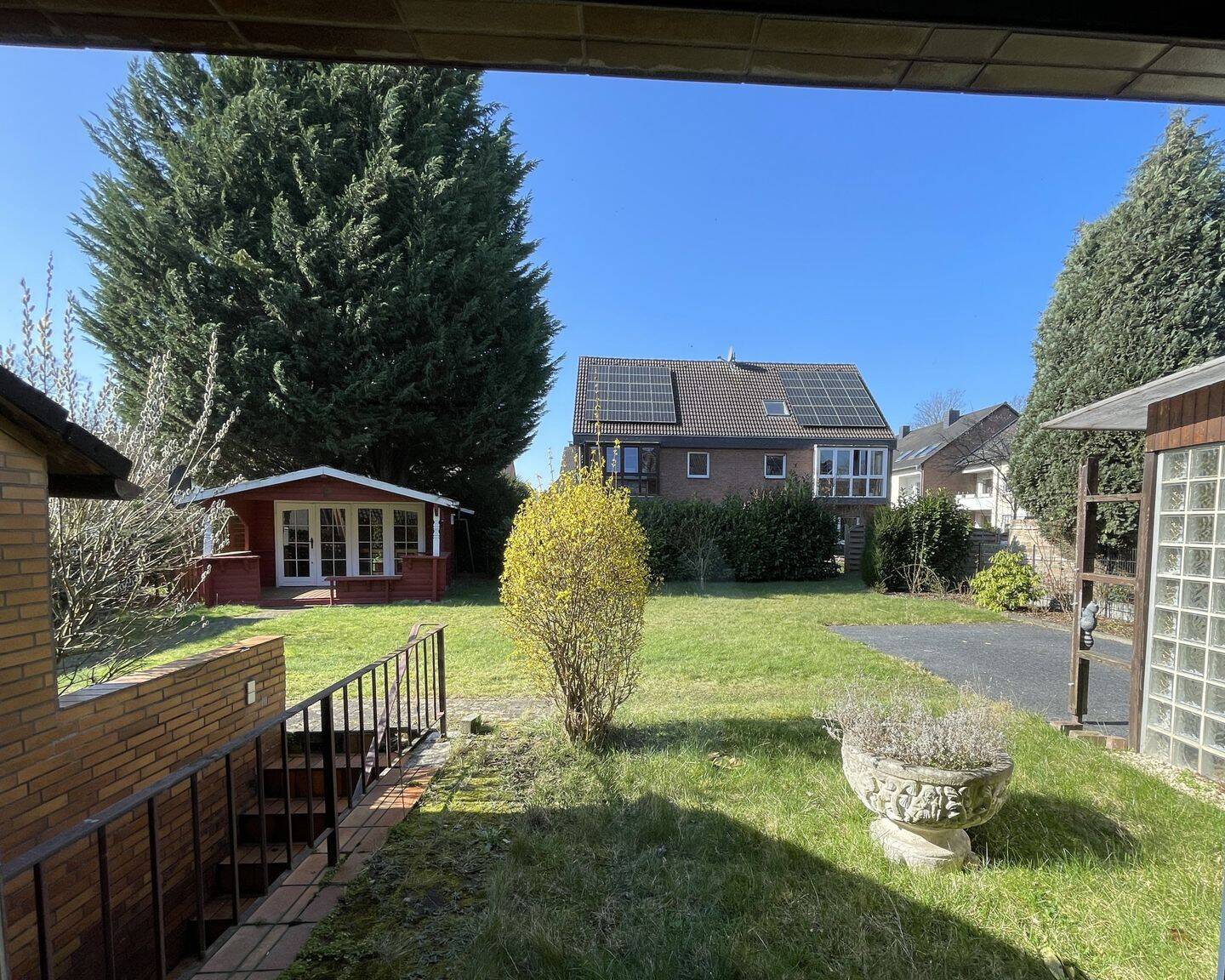 Erdgeschoss mit schönem Garten frei, attraktives Dreifamilienhaus in schöner Lage!, 40723 Hilden