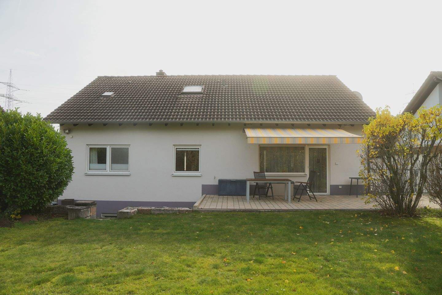Großzügiges Zuhause mit Charme und Möglichkeiten – Gepflegtes Haus mit 3 Wohneinheiten, Doppelgarage & Traumgrundstück, 67686 Mackenbach