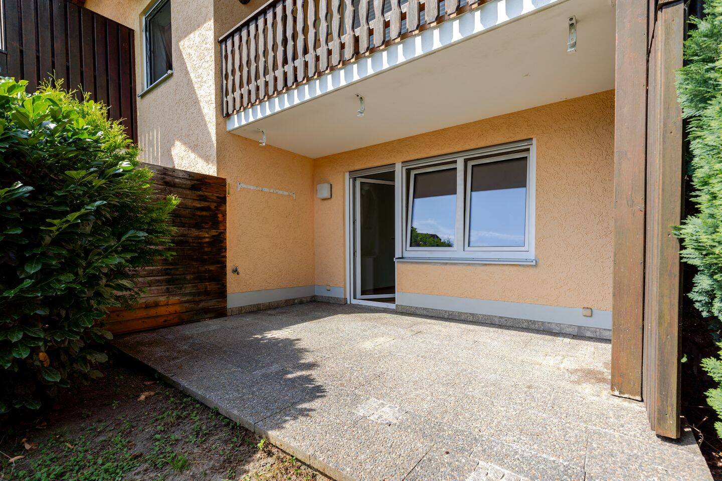 – Schöne 3-Zimmer-Erdgeschosswohnung mit Terrasse und Privatgarten in ruhiger, begehrter Wohnlage –, 94315 Straubing