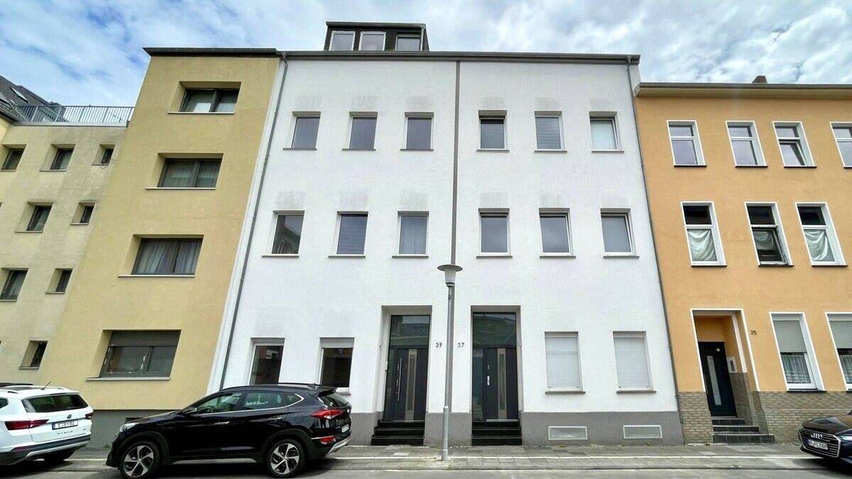 Renovierte 2-Zimmer Wohnung – direkt bezugsfrei!, 47798 Krefeld (Cracau Dießem/Lehmheide Inrath/Kliedbruch Kempener Feld/Baakeshof Stadtmitte)