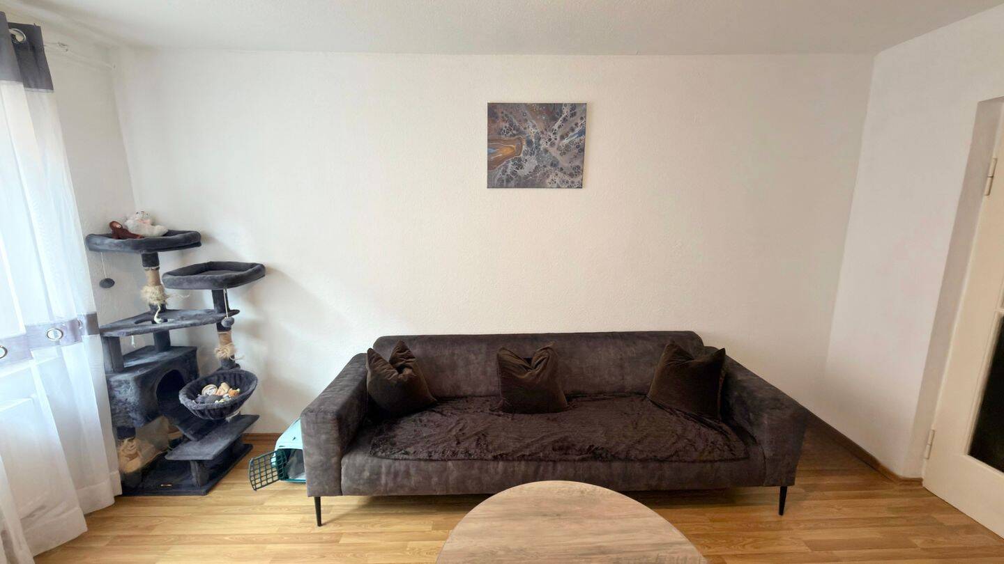 Nähe Gugelstrasse ! Hübsche, helle 2-ZW, 50 m², EBK gegen kl. Ablöse,1.OG ohne Aufzug, 90461 Nürnberg