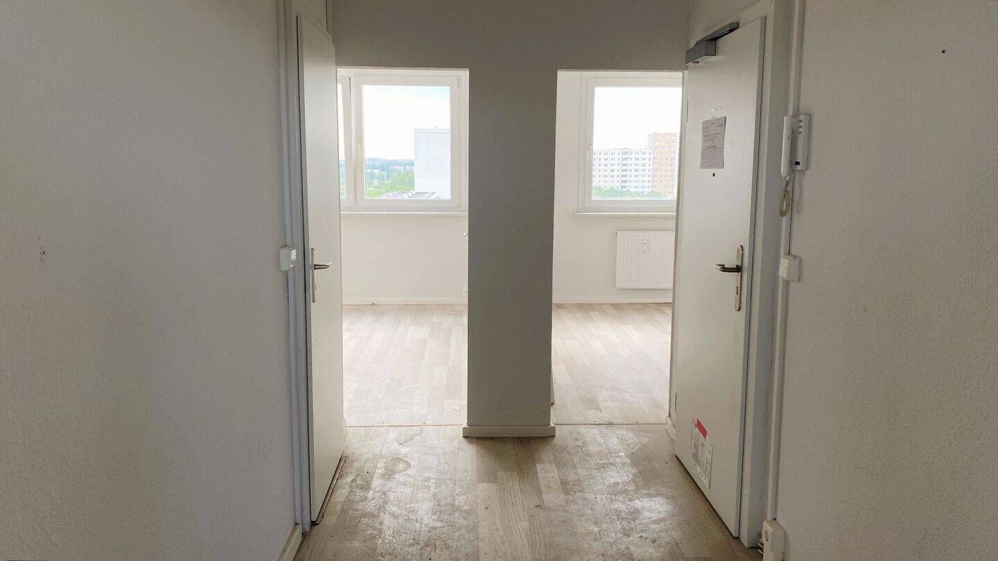 Blick ins Grüne: 3 Zimmer mit offener Küche und Aufzug in Halle (Saale), 6122 Halle (Saale) (Nietleben Nördliche Neustadt Saaleaue)