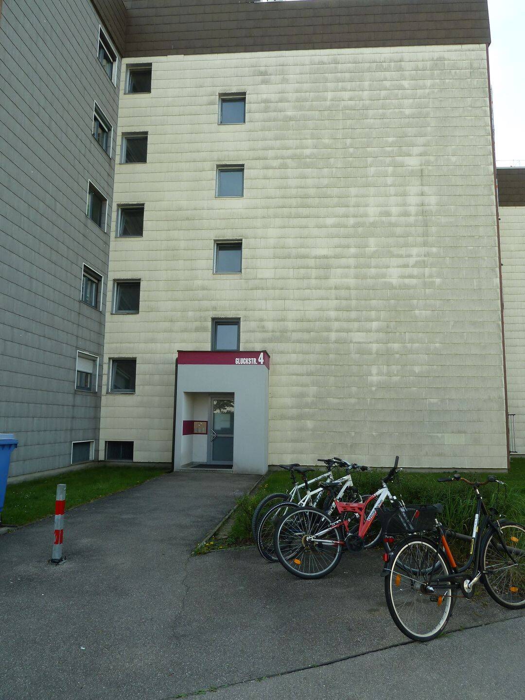 image-72543867