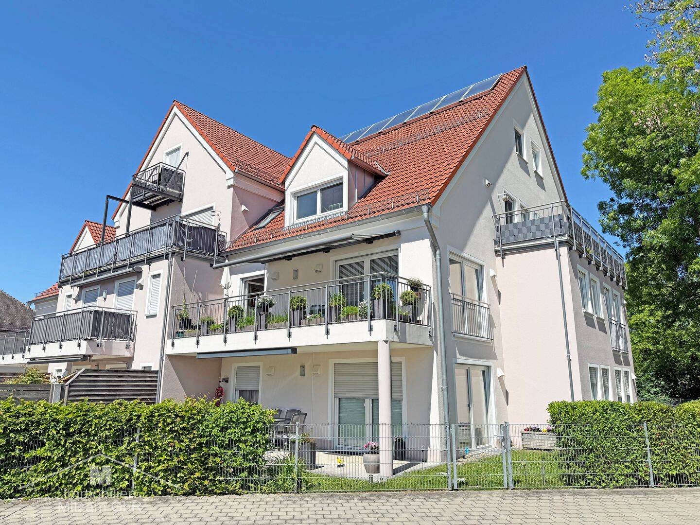 Zentral Wohnen am Sulzpark: 3-Zimmer-DG-Whg. mit Aufzug, EBK u. TG-Stellplatz in sonniger Lage, 92339 Beilngries