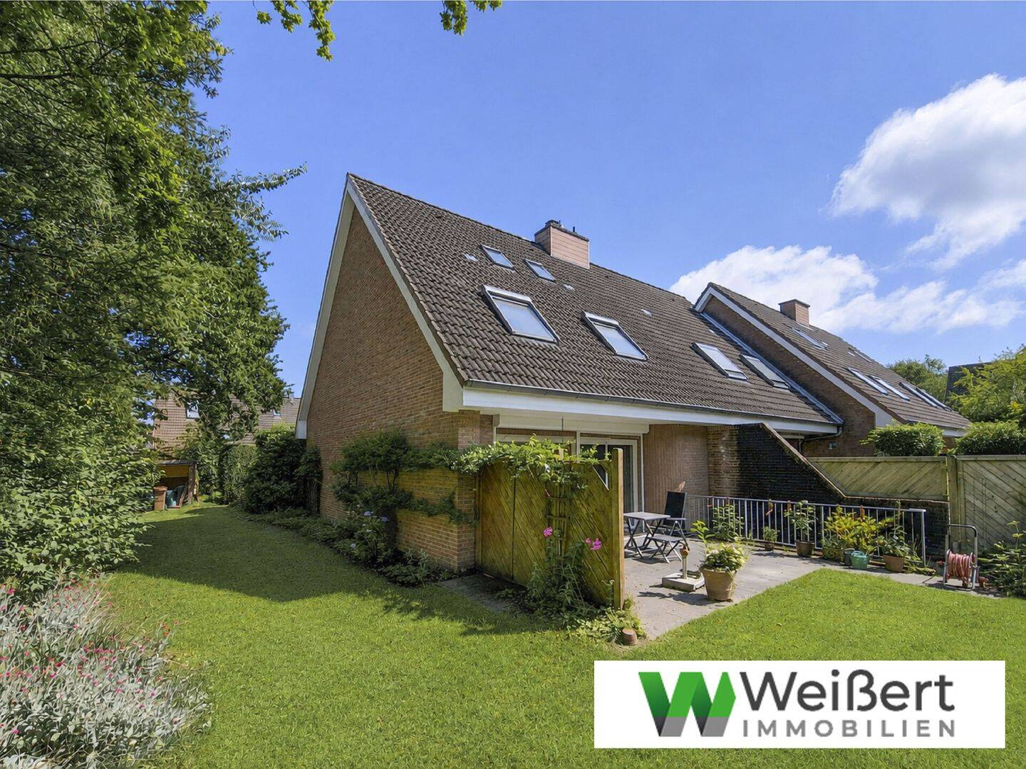 Familienglück mit Südgarten, Kachelofen und Garage – gepflegtes Endreihenhaus in ruhiger Lage, 25524 Itzehoe