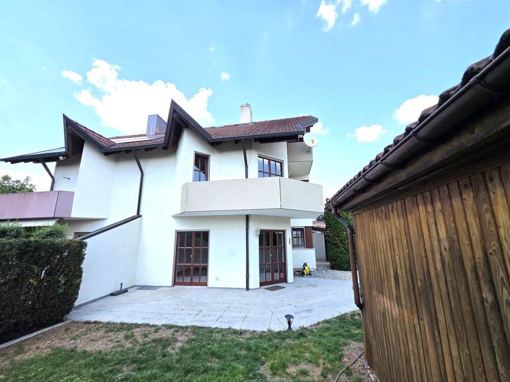 Gepflegte Doppelhaushälfte mit 195 m² Wohnfläche, Sauna, Vollkeller und schönem Garten!, 85051 Ingolstadt