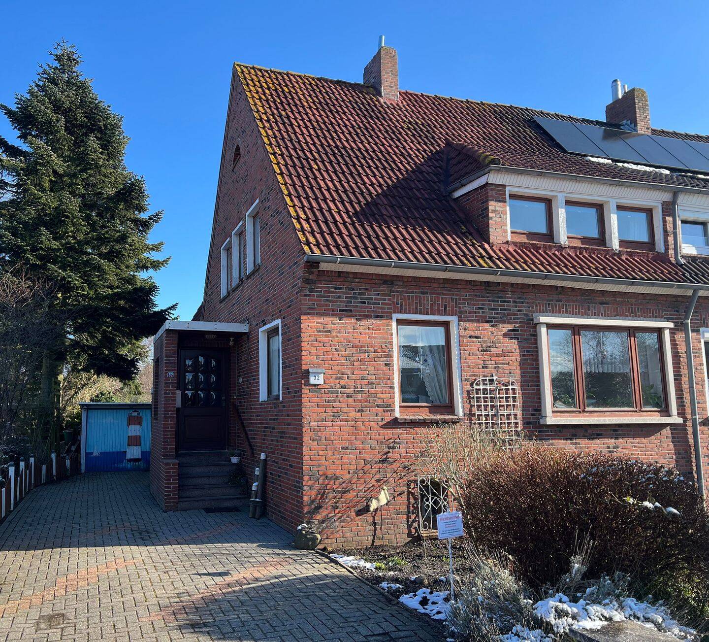 Solide Doppelhaushälfte mit flexiblem Wohnkonzept auf zwei Ebenen, 26721 Emden (Barenburg Conrebbersweg Früchteburg Harsweg Stadtzentrum)