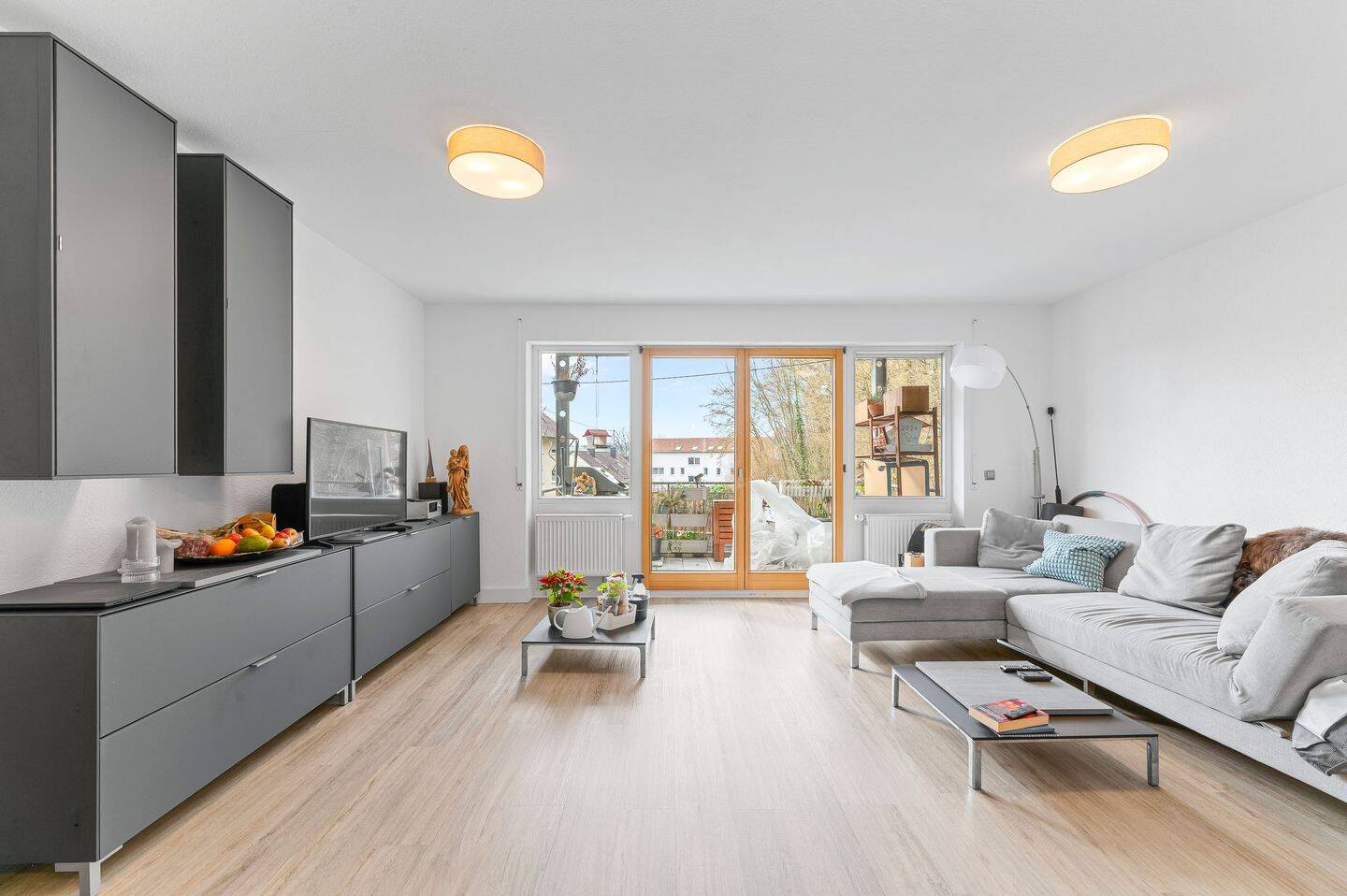 Großzügige 3,5-Zimmer-Wohnung mit Südbalkon, moderner Küche & 2 Stellplätzen, 72654 Neckartenzlingen