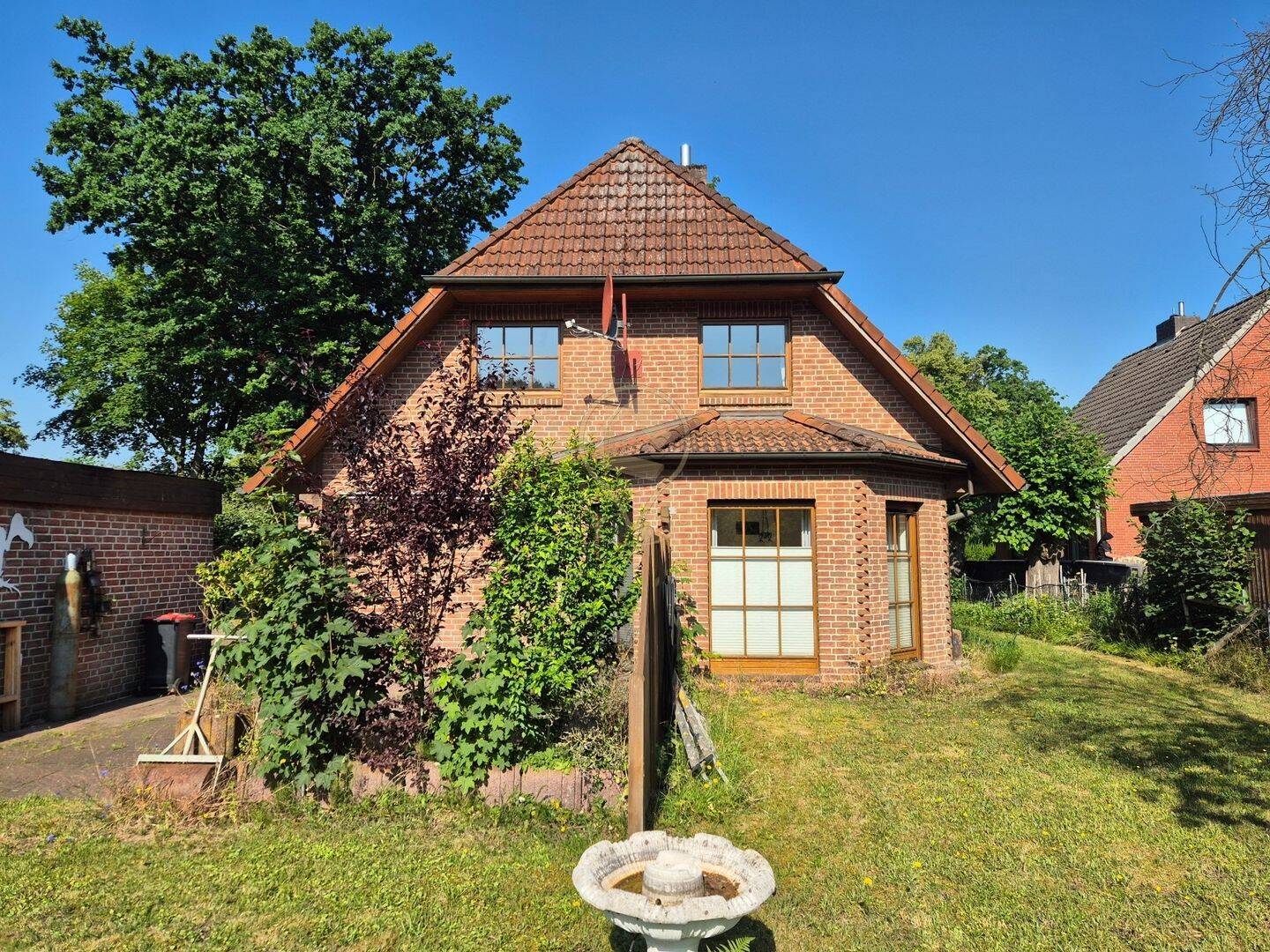 Schönes Einfamilienhaus mit Garage großen Grundstück und Teich, 21147 Hamburg (Harburg Hausbruch Neugraben-Fischbek)