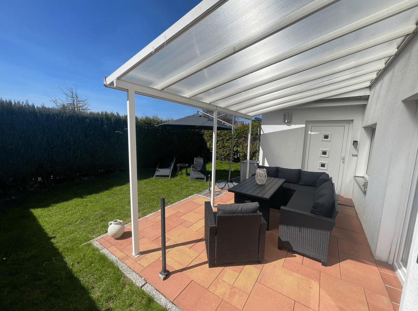 Strandnahe Erdgeschosswohnung mit privatem Garten, Südwest-Terrasse und eigenem Stellplatz, 23683 Scharbeutz