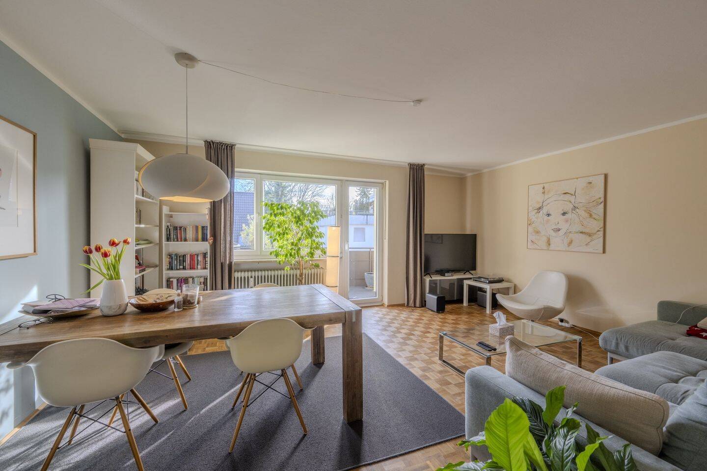 Charmante 3-Zimmer-Wohnung mit Balkon in Alt-Bogenhausen nahe Englischem Garten