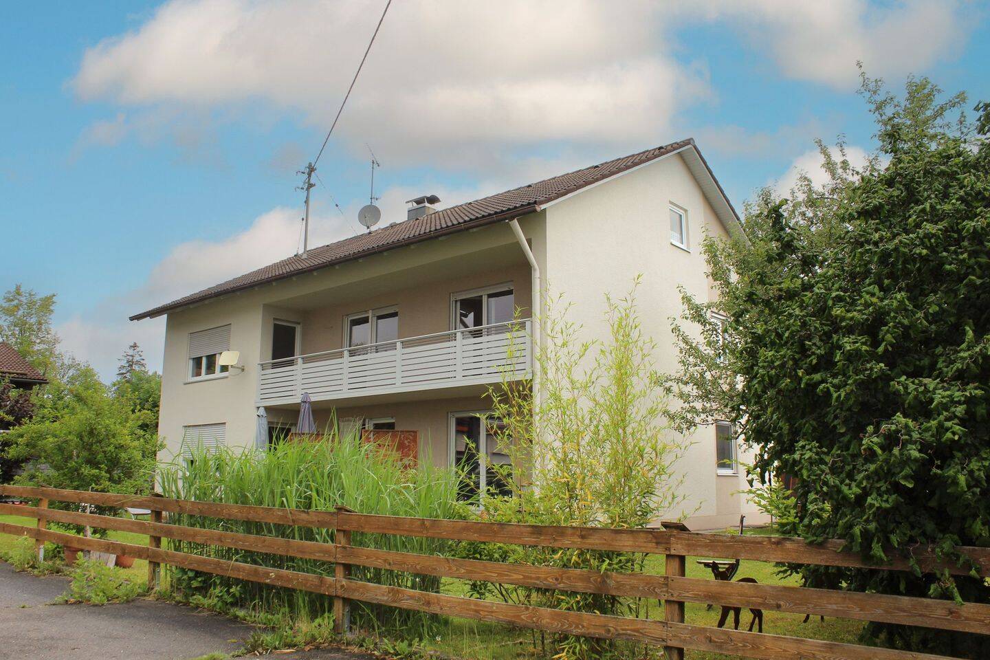 Renovierte 4 Zimmer Wohnung mit Südbalkon, Kellerraum und Garage, 86971 Peiting