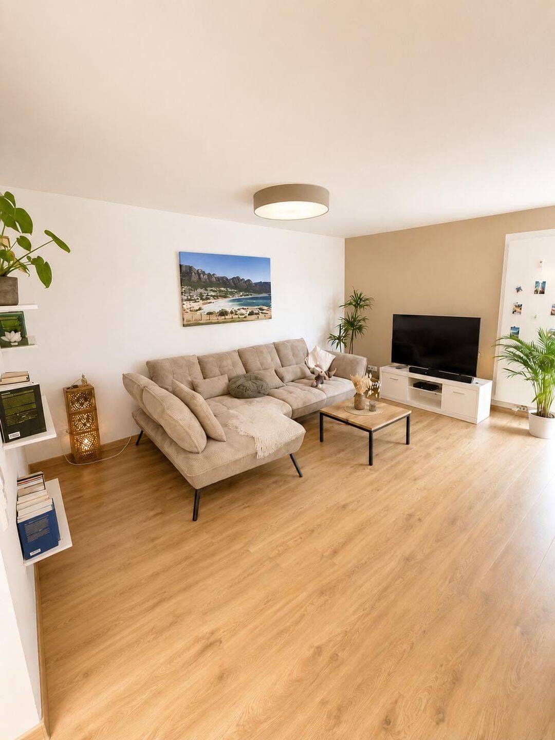 Wunderschöne möblierte WG für Studentinnen – frisch renoviert mit großer Terrasse und großem Wohnbereich, 69221 Dossenheim