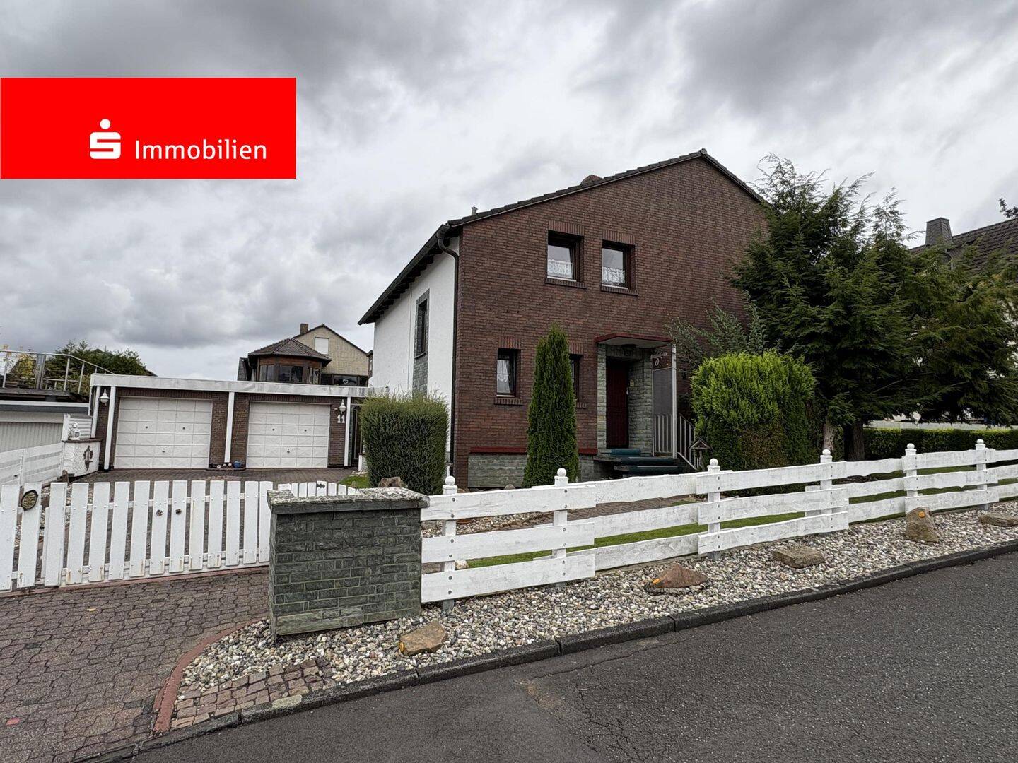 Großzügiges Einfamilienhaus in ruhiger Ortsrandlage, 34587 Felsberg