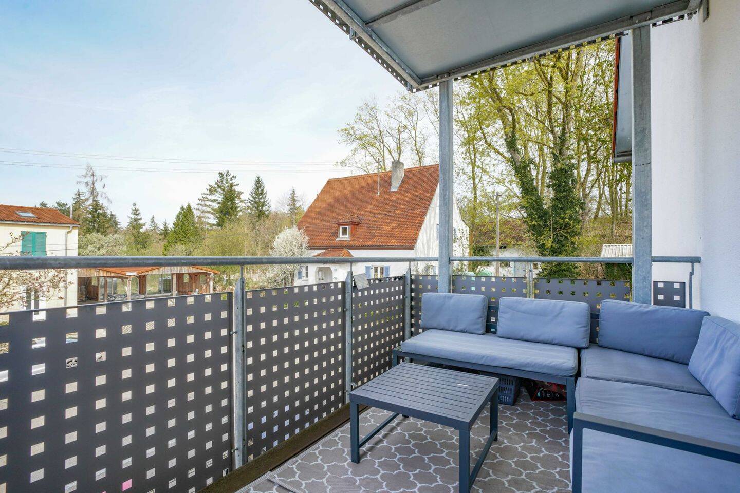 Tolle Gelegenheit: Vermietete 4 Zi. – Wohnung in unmittelbarer Bahnhofsnähe, 86697 Oberhausen