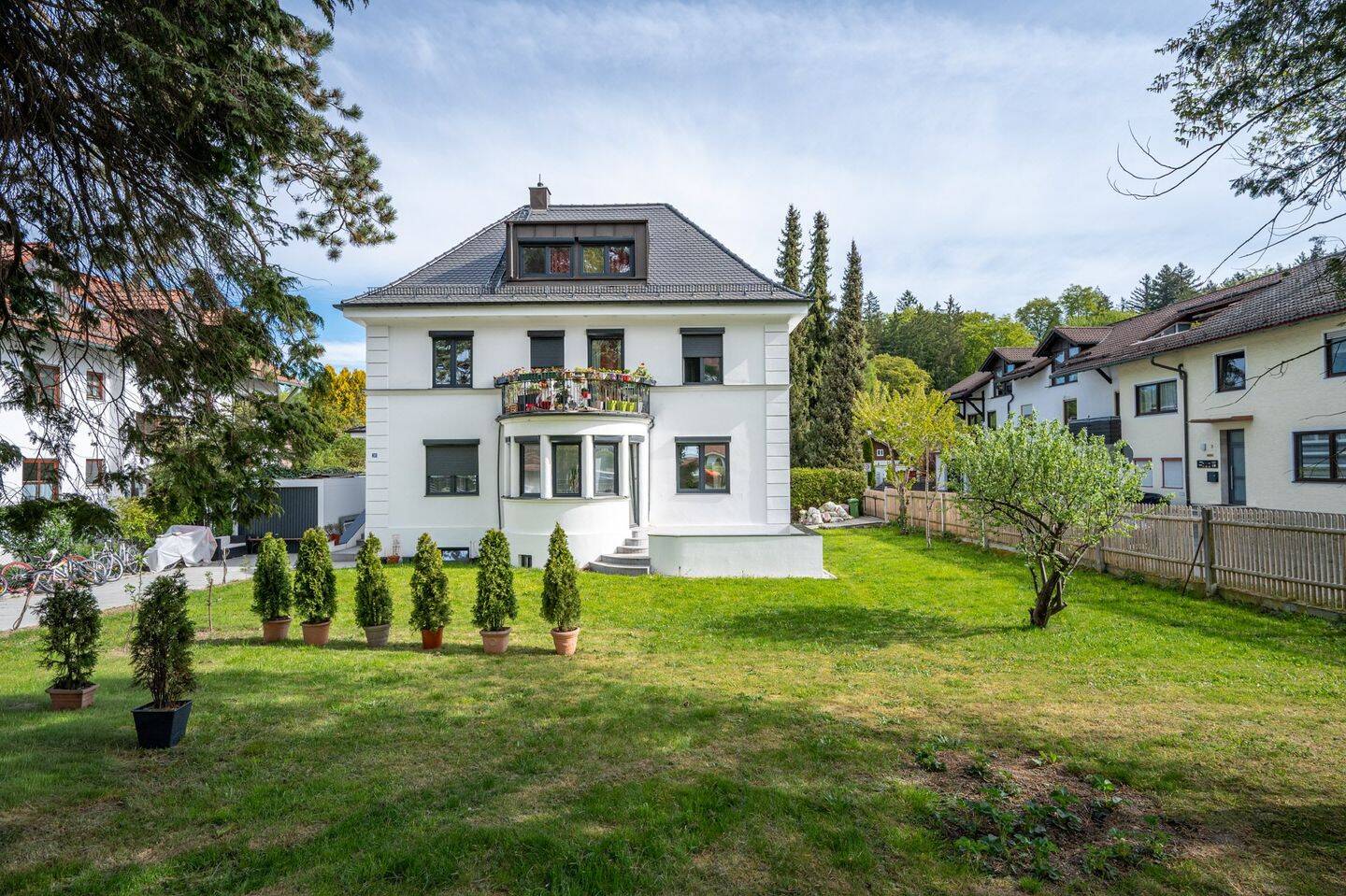 AIGNER – Repräsentatives Einfamilienhaus auf sonnigem Eckgrundstück, 85614 Kirchseeon