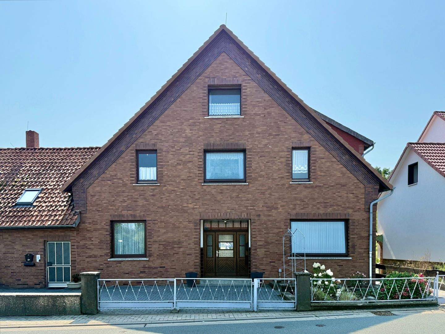 Schönes 1- bis 2-Familienhaus/Bauernhaus mit Charme & schönem Garten in reizvoller Lage, 31559 Hohnhorst