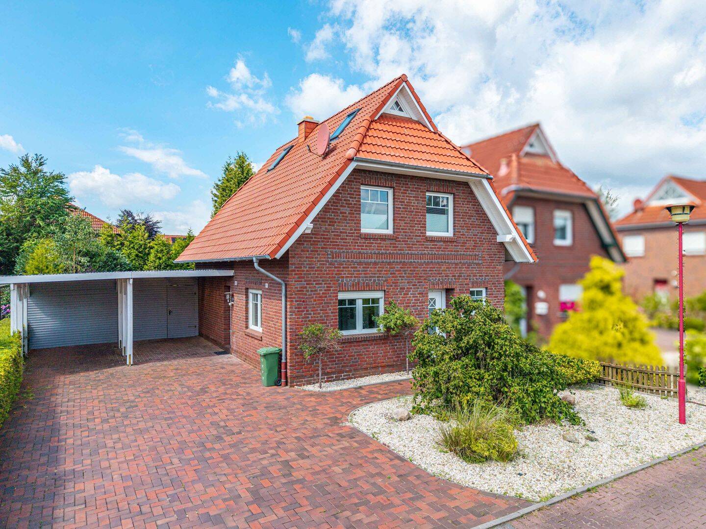 Modernisierte DHH in gefragter Lage mit extra Raumangebot, 26639 Wiesmoor