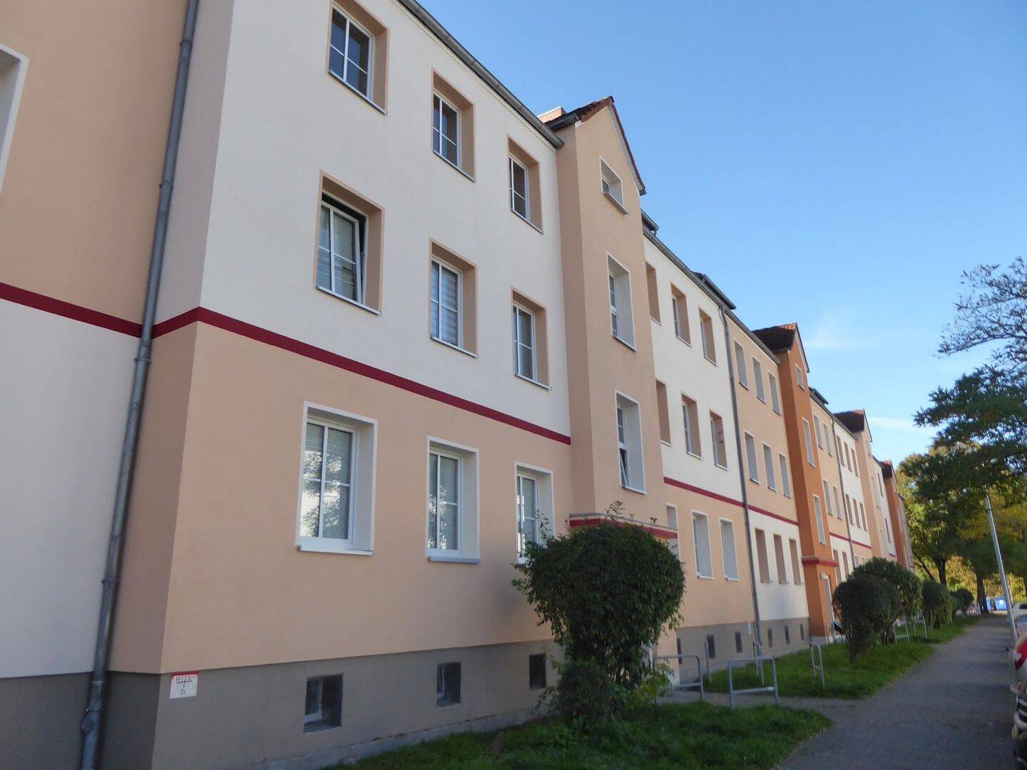 Großzügige 2 Zimmer Wohnung mit großem Balkon, 6842 Dessau-Roßlau (Innenstadt Kleutsch Mildensee Sollnitz Süd)