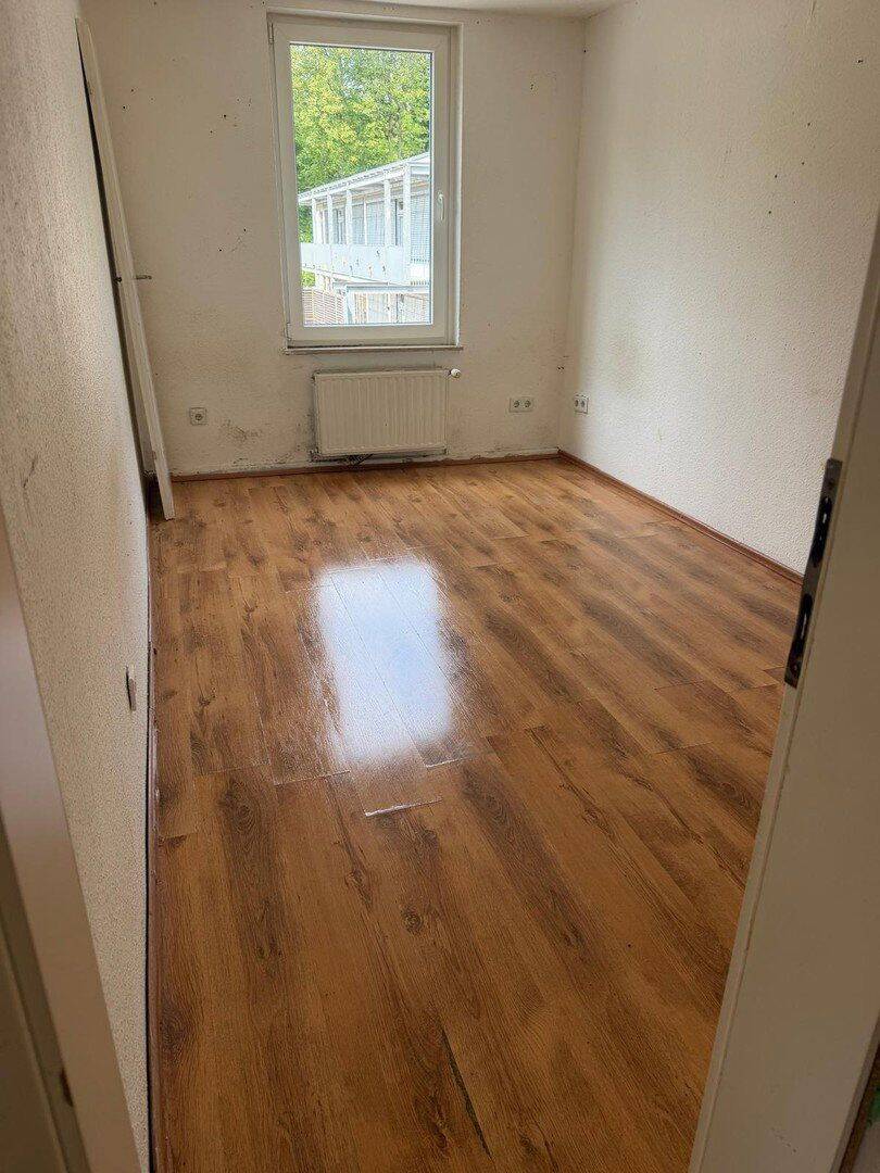 Geräumige 3-Zimmer-Wohnung mit Klimaanlage zum Selbstrenovieren in Wuppertal-Barmen zu vermieten, 42277 Wuppertal (Barmen)