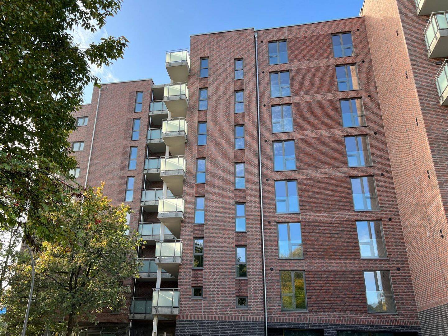 Blick über Hamburg! Großzügige 2-Zimmer-Wohnung im 7. OG mit Einbauküche, 22525 Hamburg (Eimsbüttel Bahrenfeld Eidelstedt Lurup Stellingen)