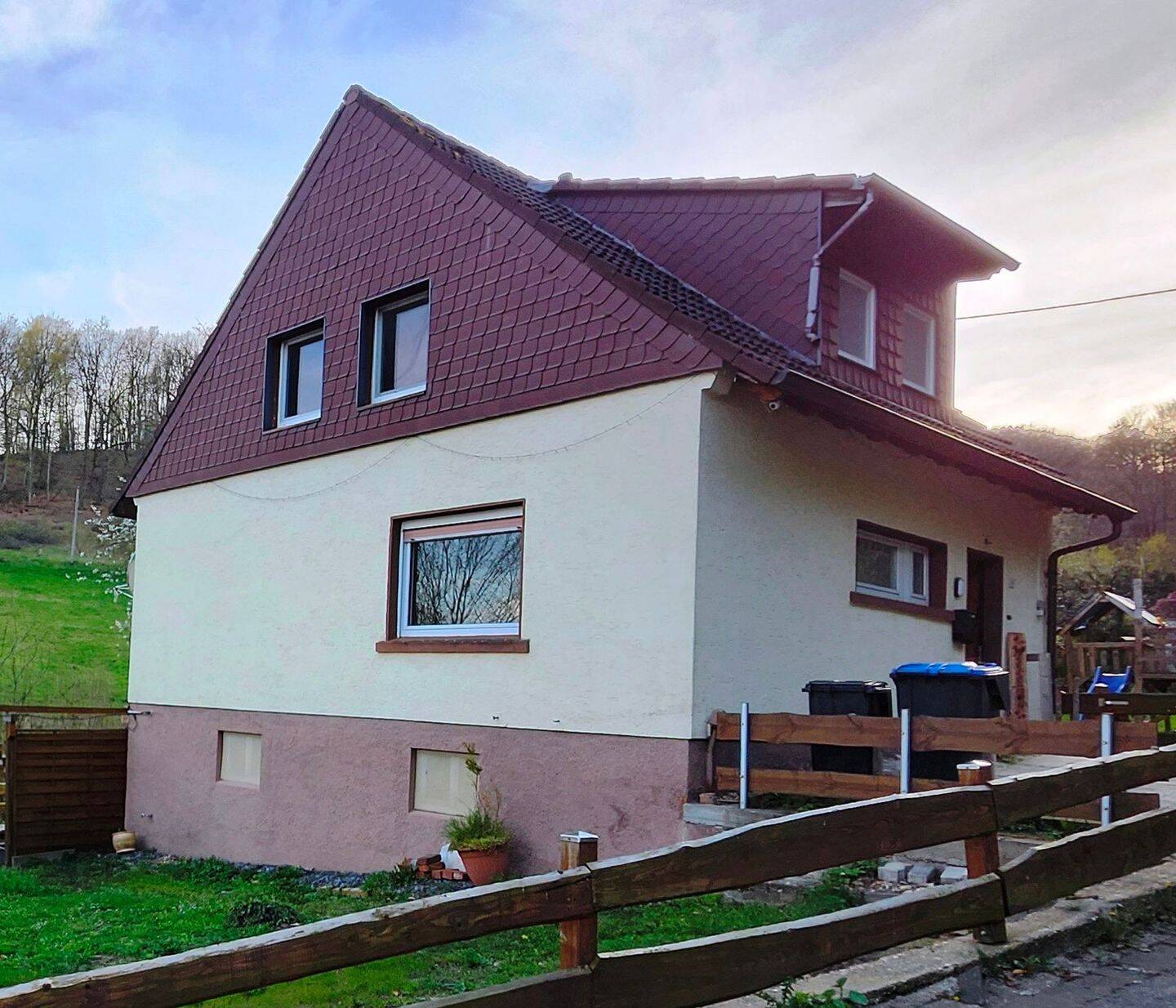 Einfamilienhaus in Hemer – Handwerkerobjekt in ruhiger Waldrandlage, 58675 Hemer
