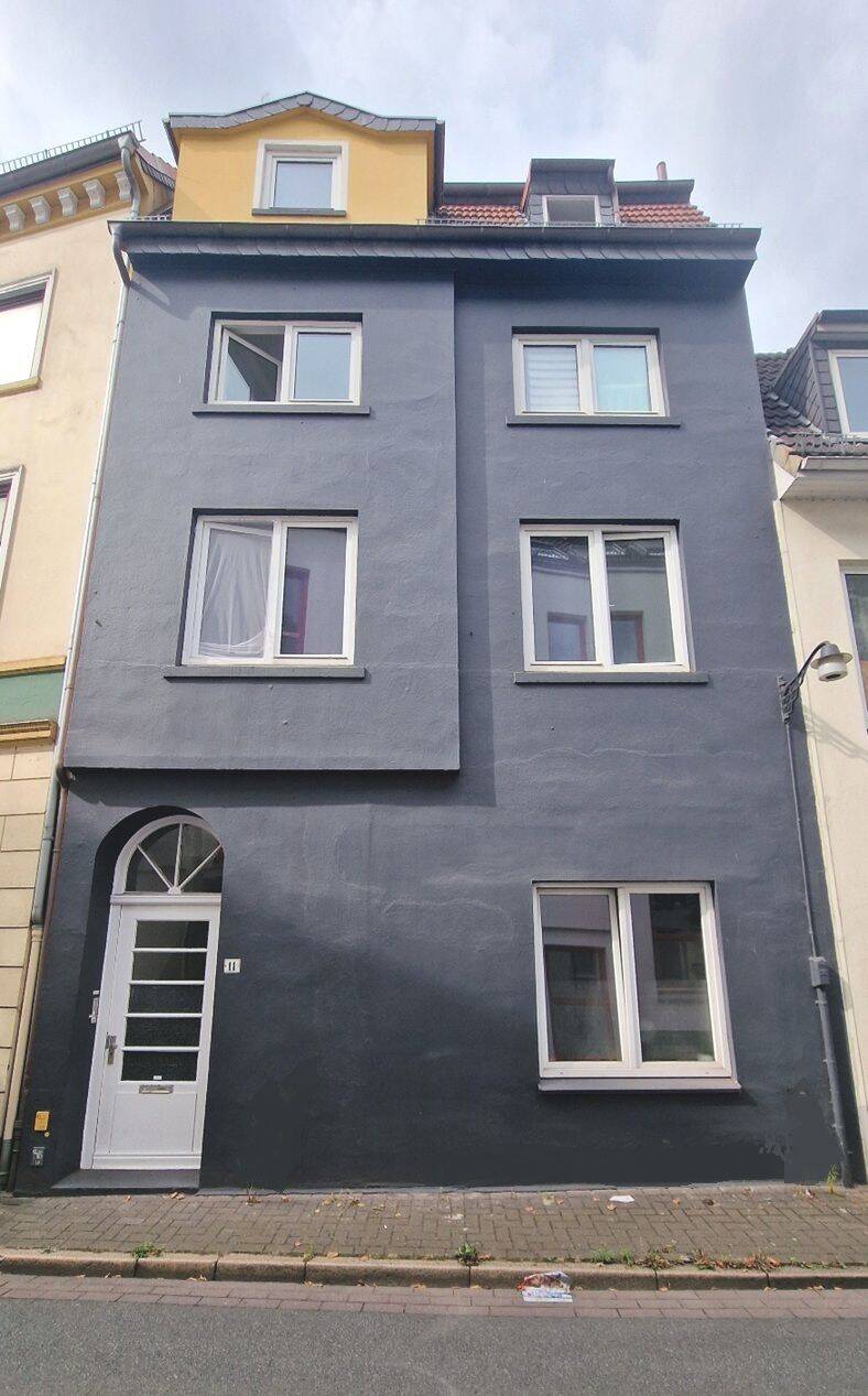 In begehrter Altstadtlage: Vermietetes Altbremer Reihenhaus mit 6 Zimmern, Keller, ca. 129 m² Wohn/Nutzfläche, 28195 Bremen (Altstadt Bahnhofsvorstadt)